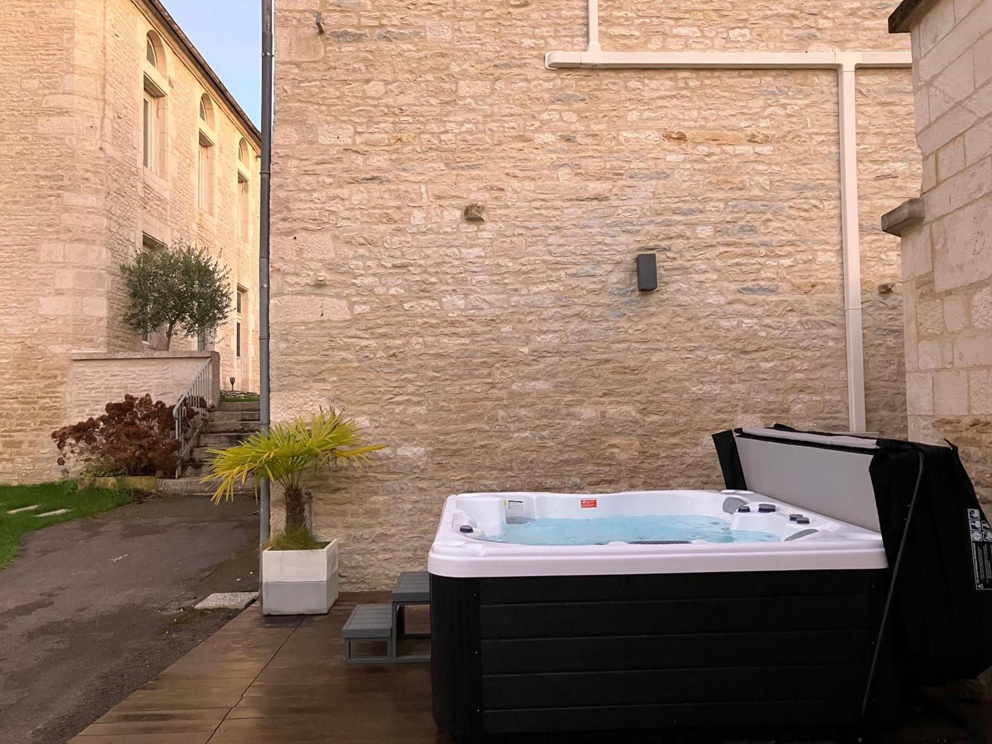 La Villa Lombardi En Champagne, Avec Piscine Privee Et Jacuzzi Les Riceys Buitenkant foto
